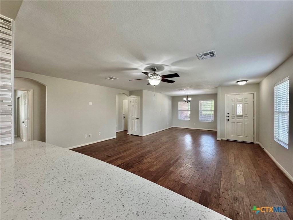 204 Woodley Rd - Photo 5 of 44