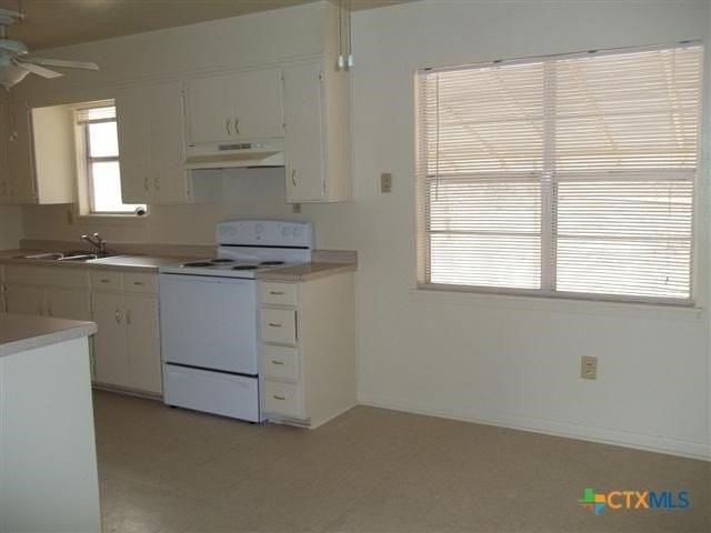 910 Hill St - Photo 2 of 11