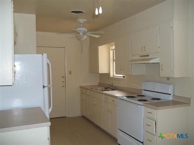 910 Hill St - Photo 3 of 11