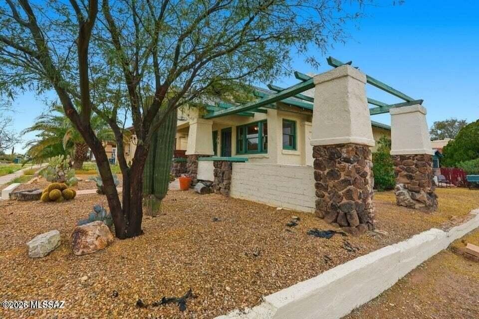 1245 N 1st Ave - Photo 3 of 41