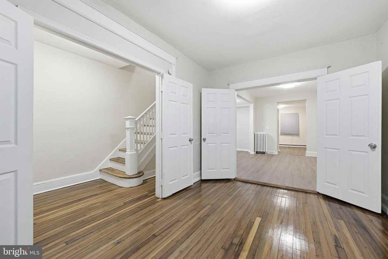 711 Harvard St Nw - Photo 5 of 16