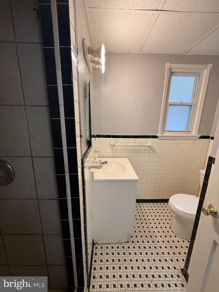 603 Maude Ave #A - Photo 7 of 11