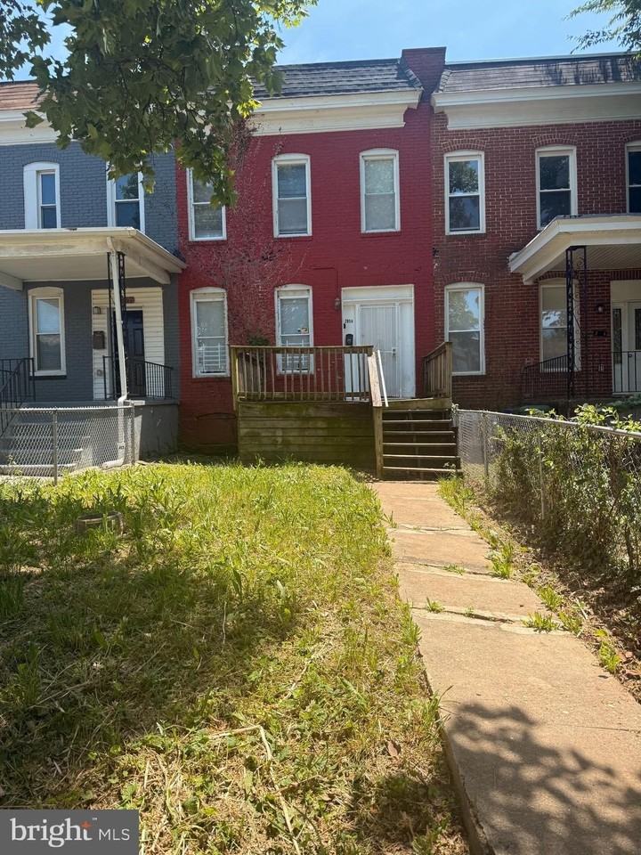 2859 W Garrison Ave - Photo 2 of 21