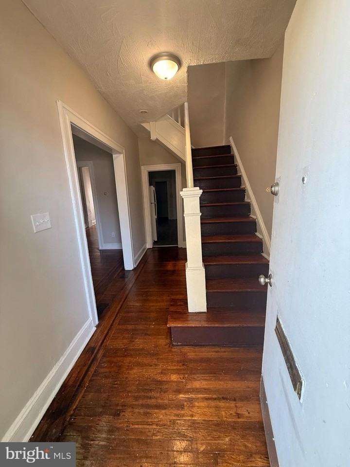 2859 W Garrison Ave - Photo 3 of 21