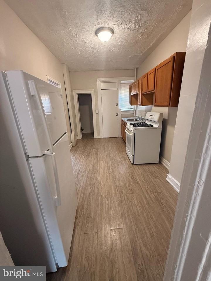 2859 W Garrison Ave - Photo 7 of 21