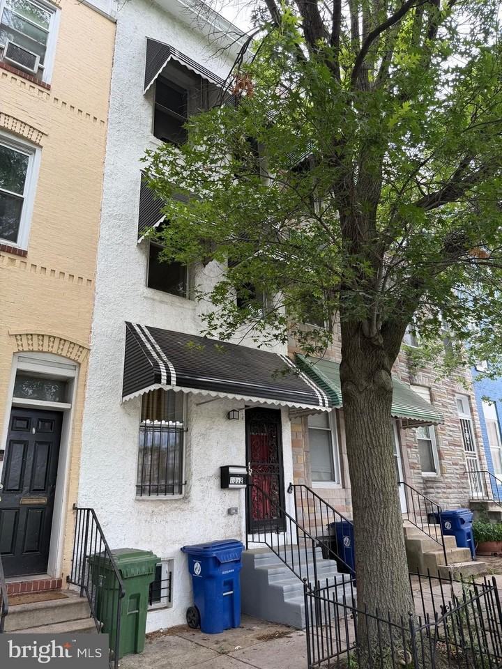 1032 Valley St - Photo 6 of 16