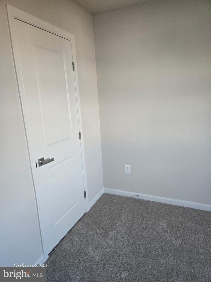 110 Michaels Way - Photo 3 of 11