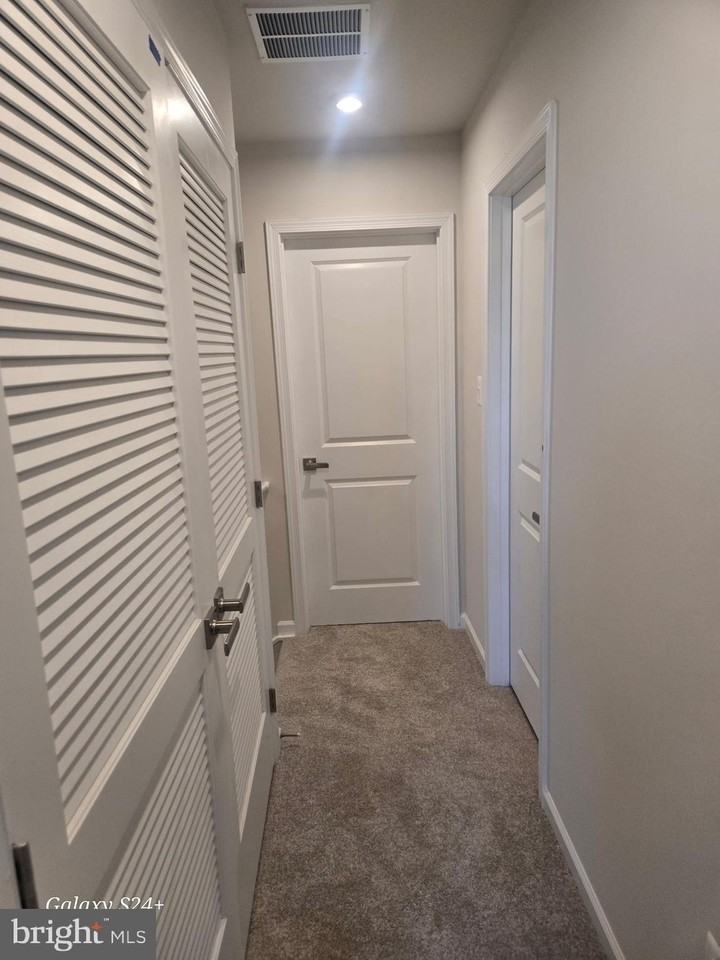 110 Michaels Way - Photo 4 of 11