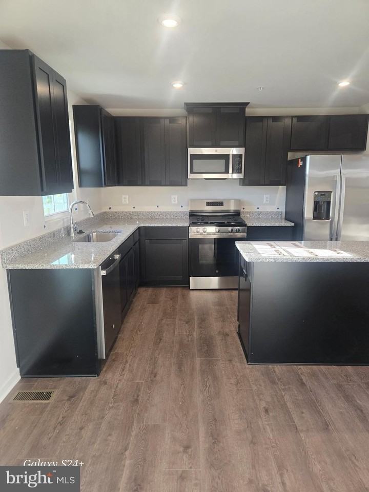 110 Michaels Way - Photo 3 of 11