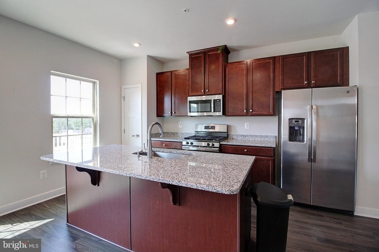 10621 Saponi Dr - Photo 3 of 34