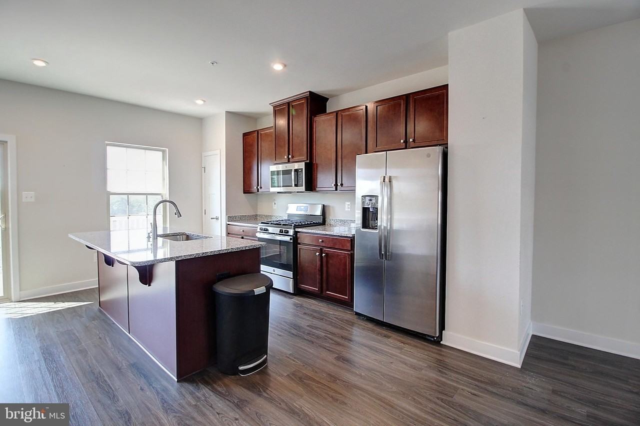 10621 Saponi Dr - Photo 4 of 34