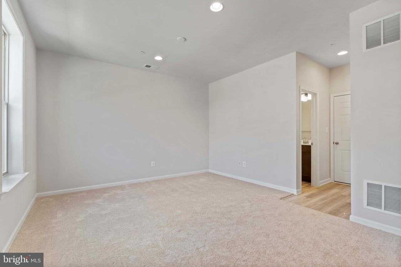 1727 Evansberry Dr - Photo 4 of 37