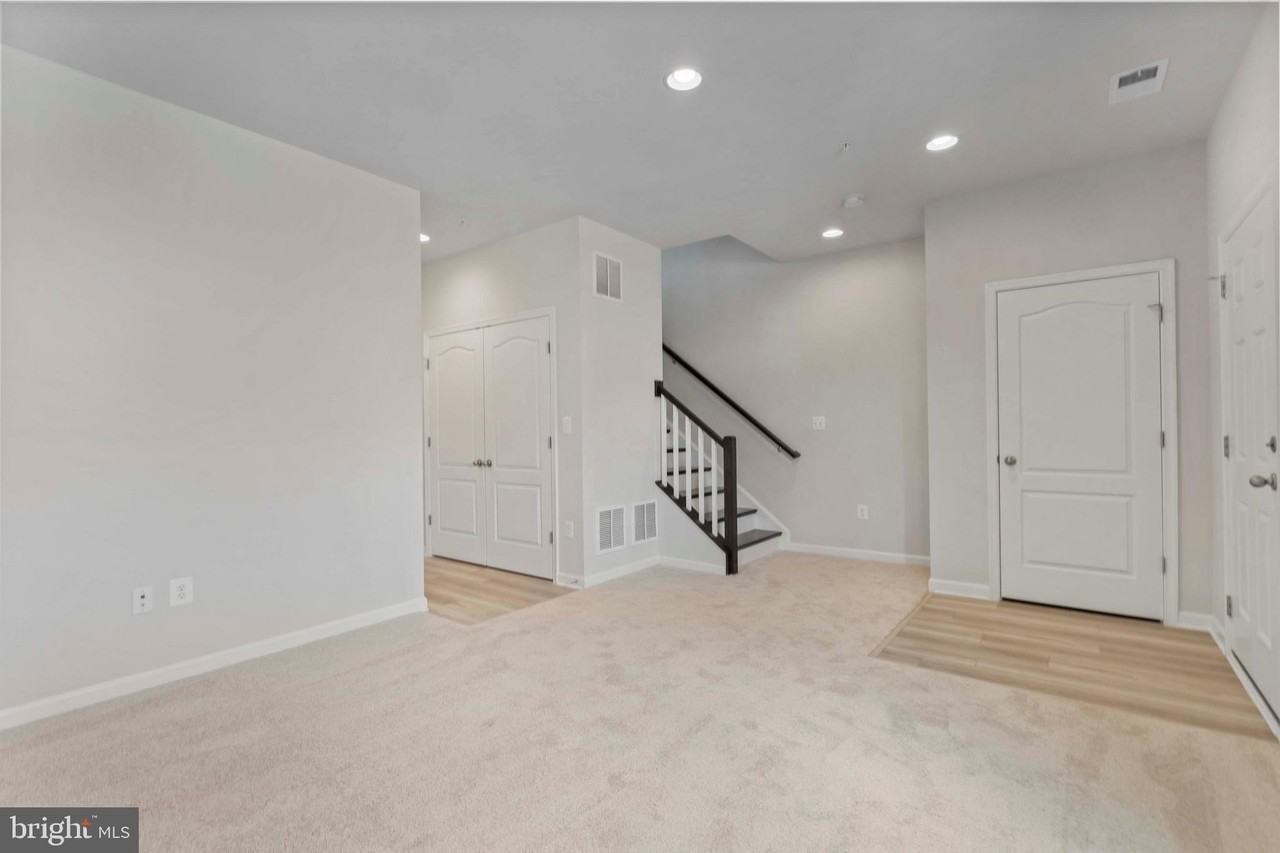 1727 Evansberry Dr - Photo 5 of 37