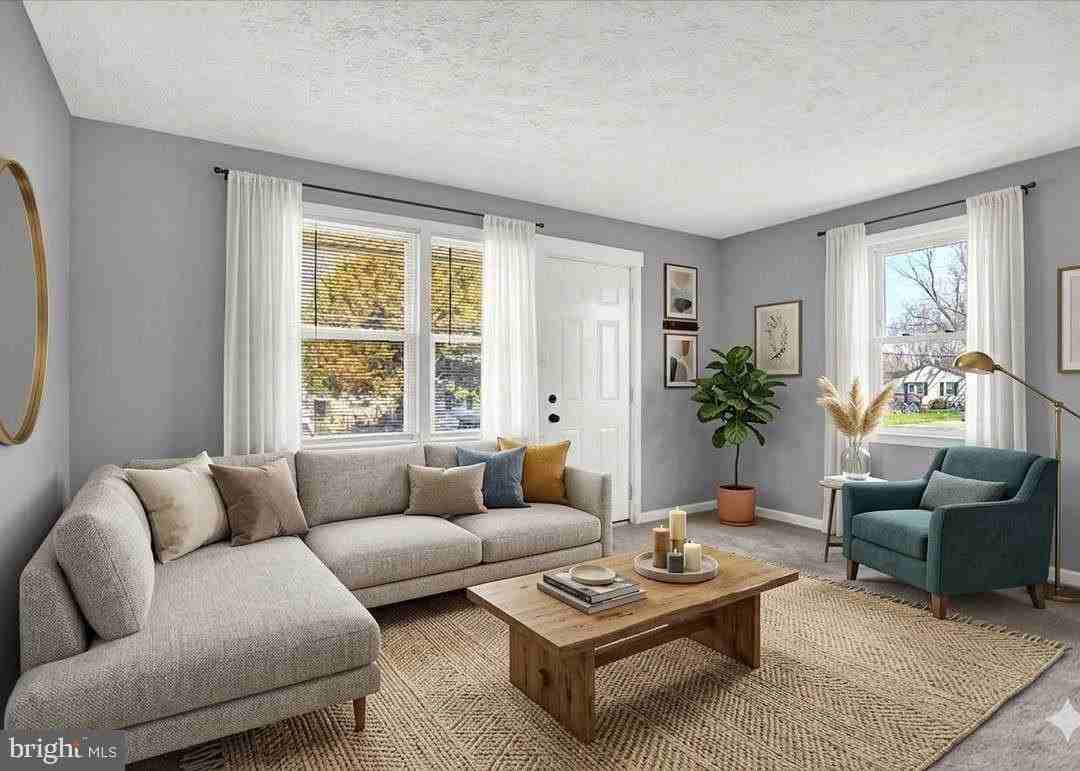 70 Swan St - Photo 2 of 16