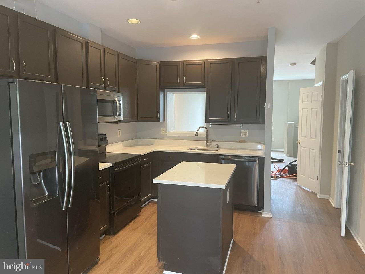 8432 Gold Sunset Way - Photo 3 of 17