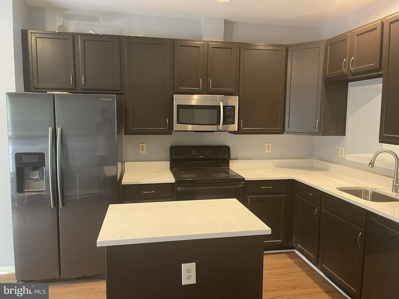 8432 Gold Sunset Way - Photo 5 of 17