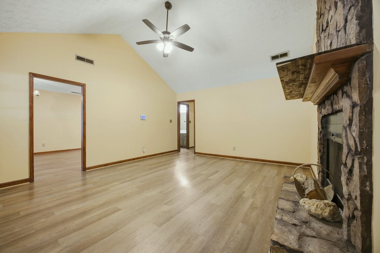 1701 Rose Garden Ln #1 - Photo 4 of 20