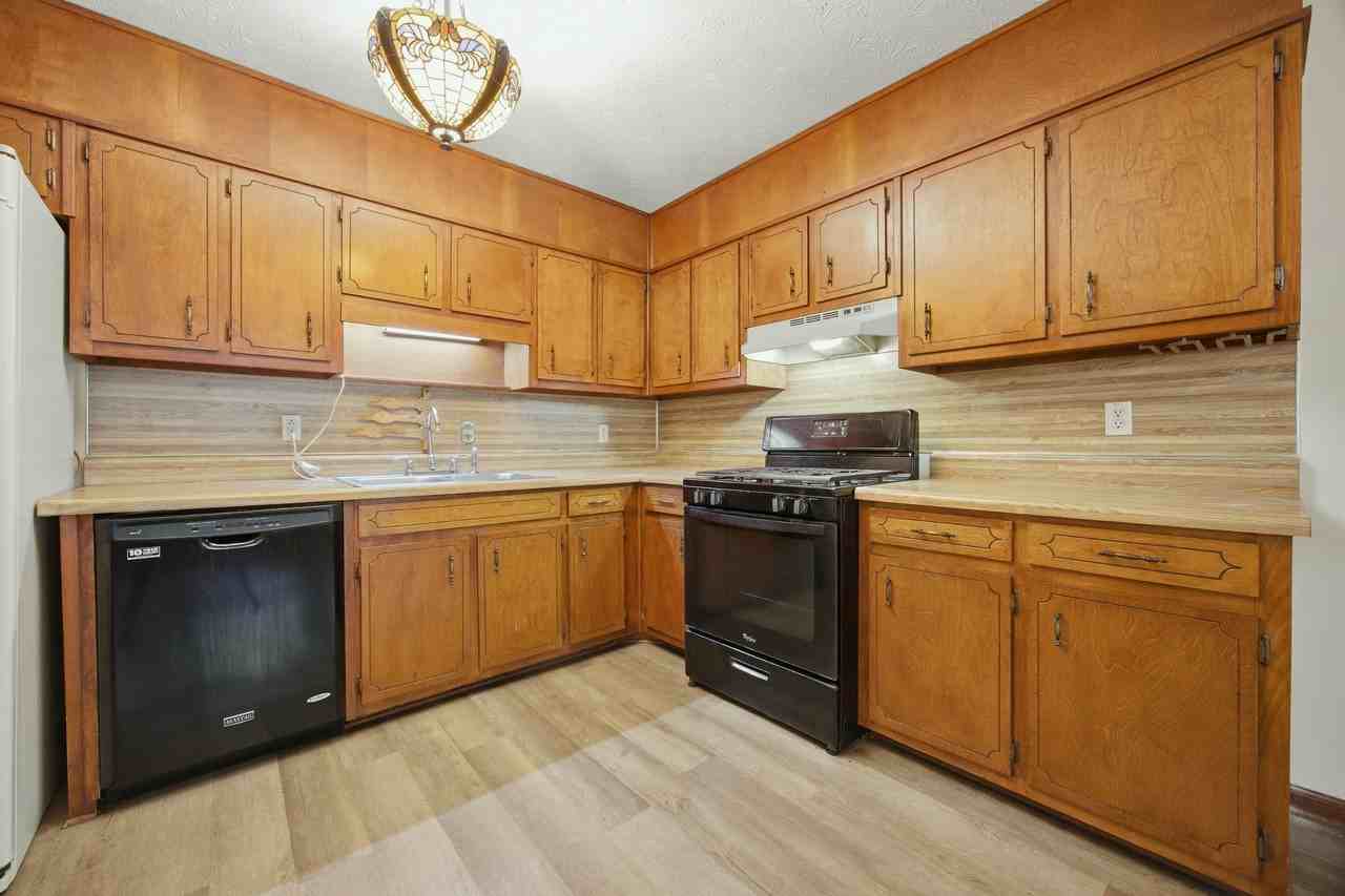 1701 Rose Garden Ln #1 - Photo 5 of 20