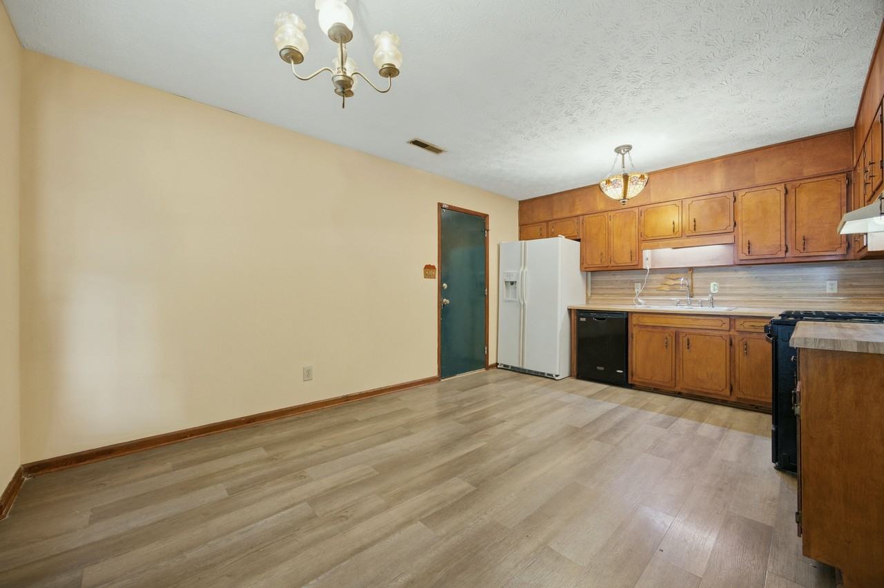 1701 Rose Garden Ln #1 - Photo 7 of 20