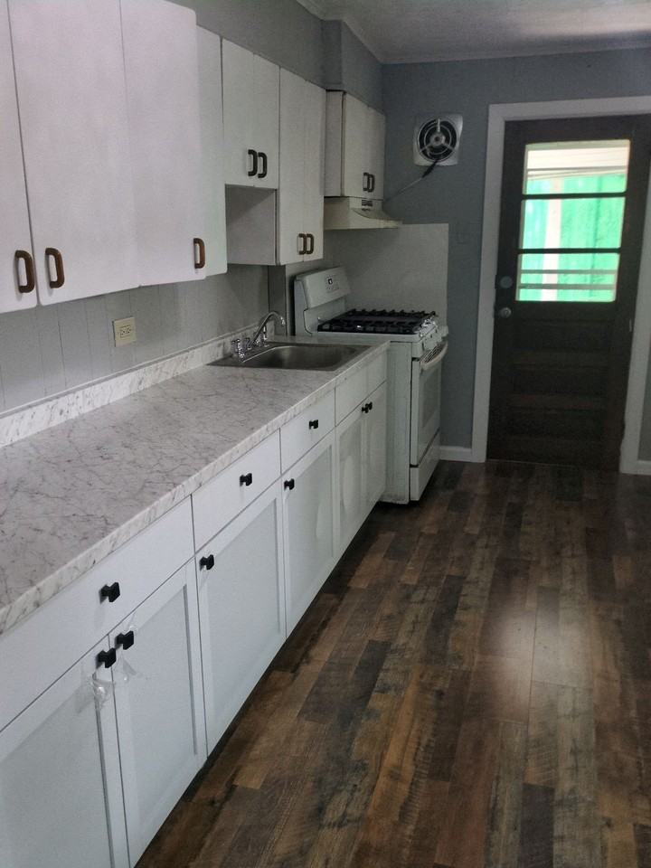 623 S Connell St #1 - Photo 4 of 6