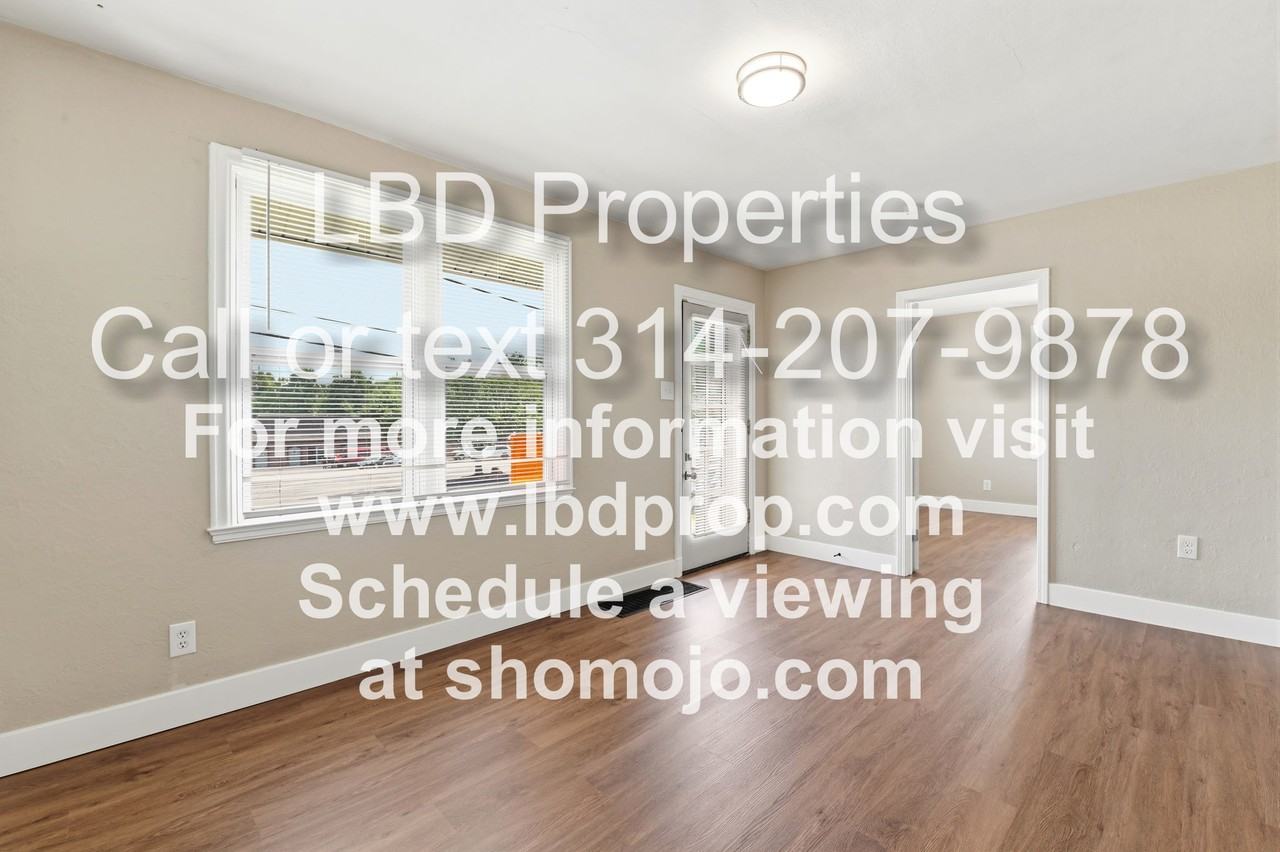 1130 Saint Francois St #1 - Photo 3 of 16