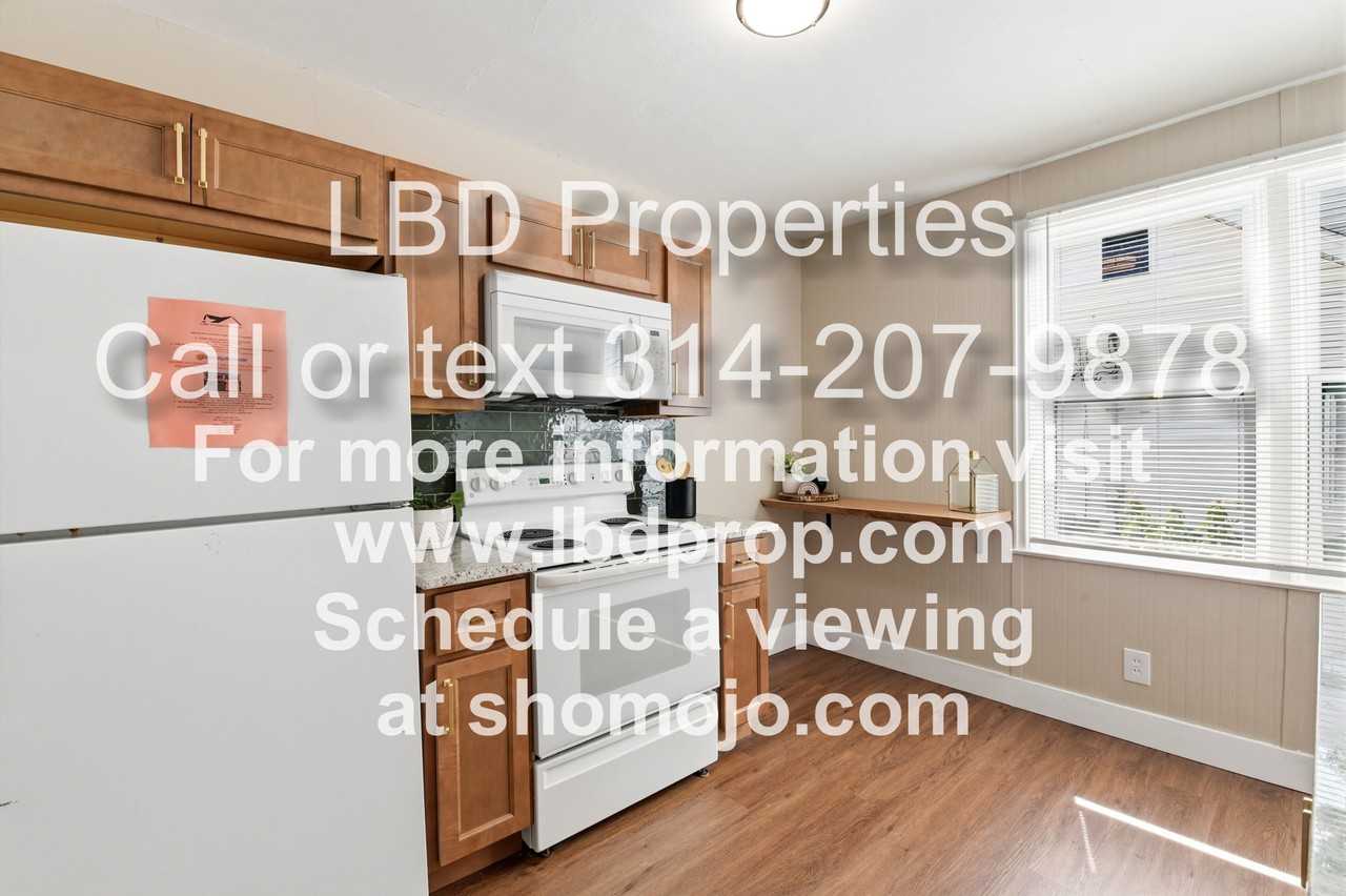 1130 Saint Francois St #1 - Photo 5 of 16