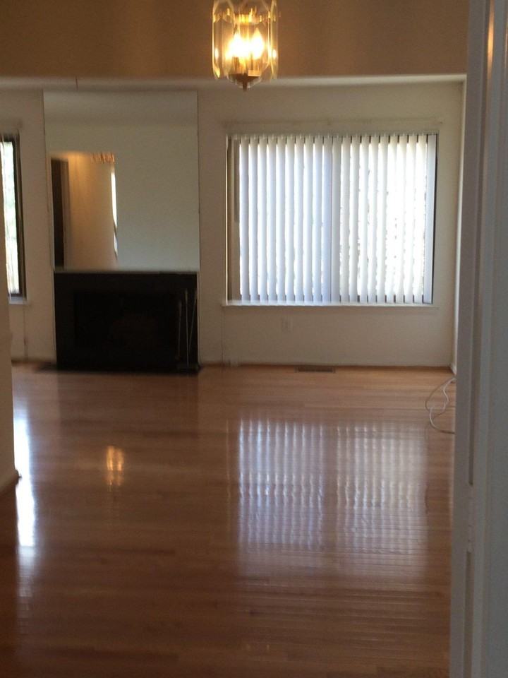 10712 Muirfield Dr - Photo 2 of 15