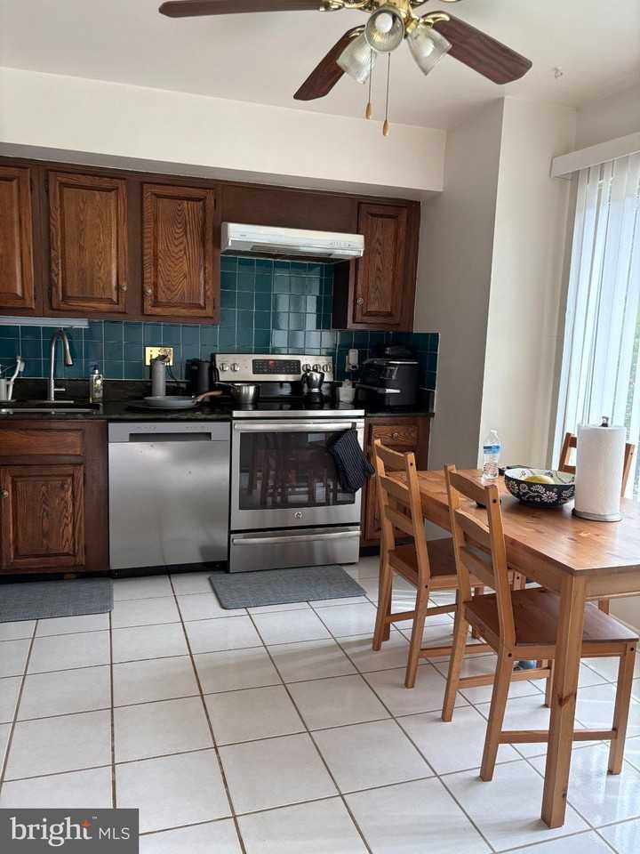 10712 Muirfield Dr - Photo 5 of 15