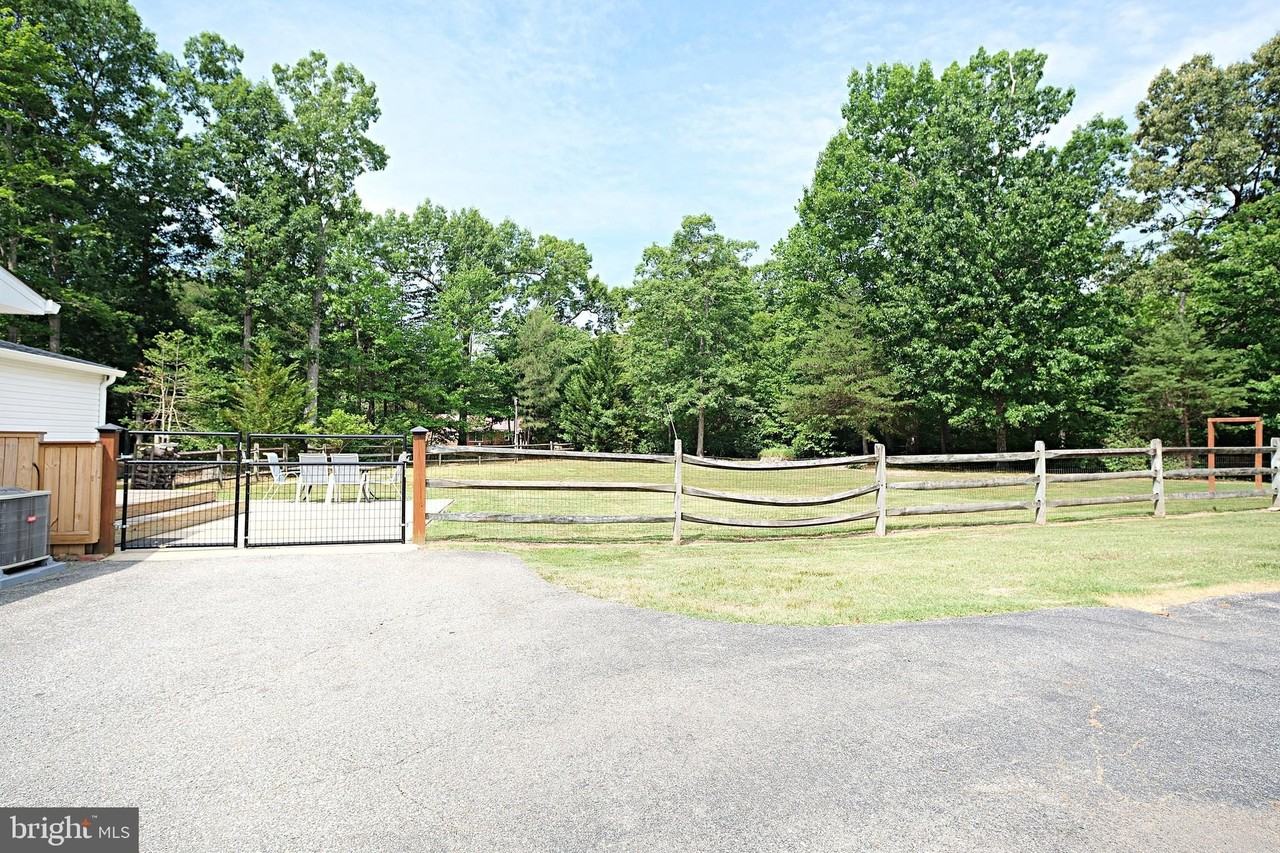 45170 Settlers Ln - Photo 5 of 32
