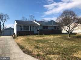 featured image of 919 Mantua Blvd