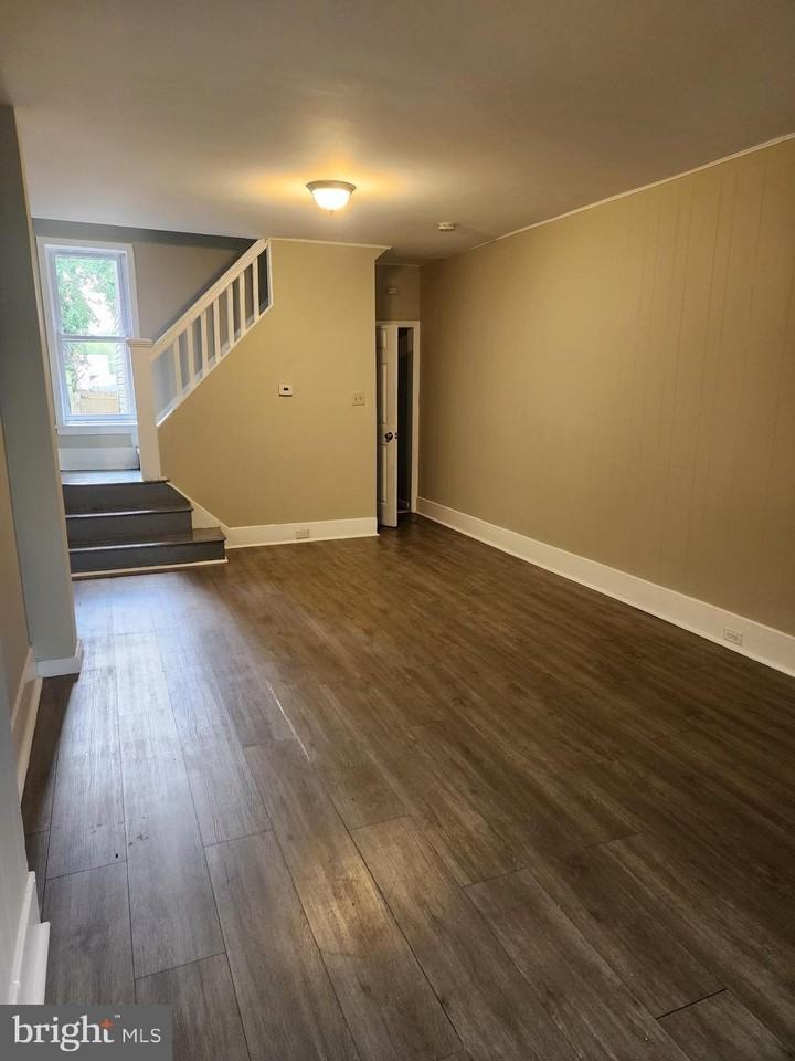 123 Ward Ave - Photo 3 of 6