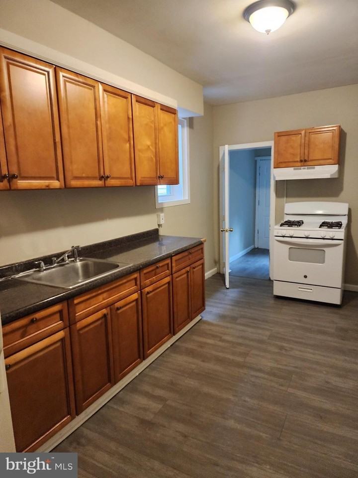 123 Ward Ave - Photo 4 of 6