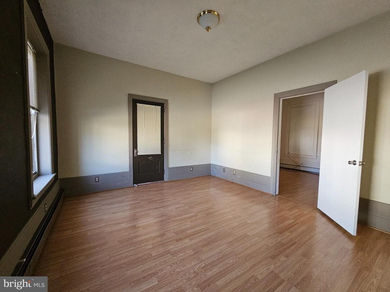 112 W Franklin St - Photo 3 of 16