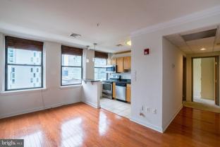 1939 Chestnut St #6B - Photo 1 of 1