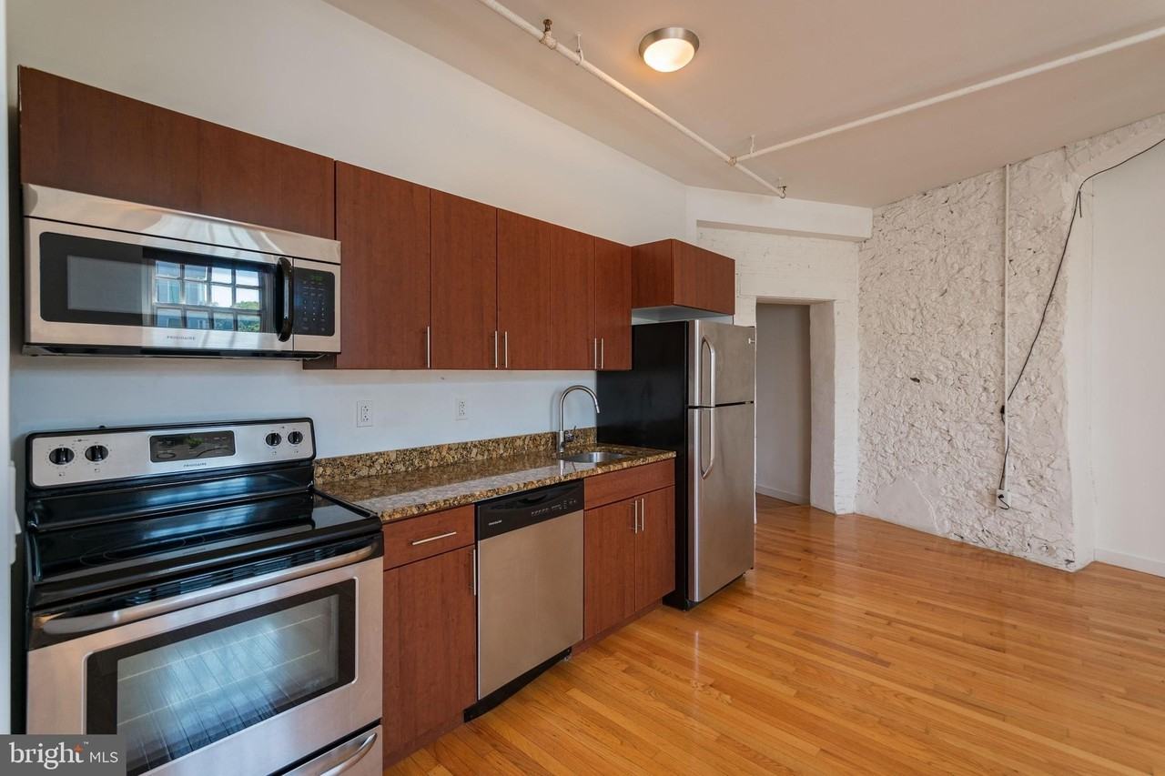 4 Leverington Ave #203 - Photo 5 of 14