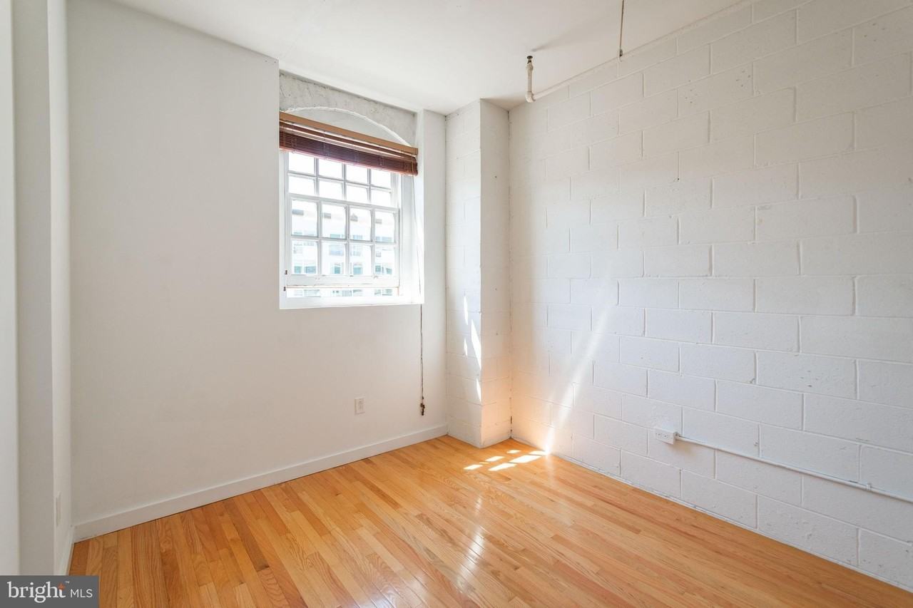 4 Leverington Ave #203 - Photo 7 of 14