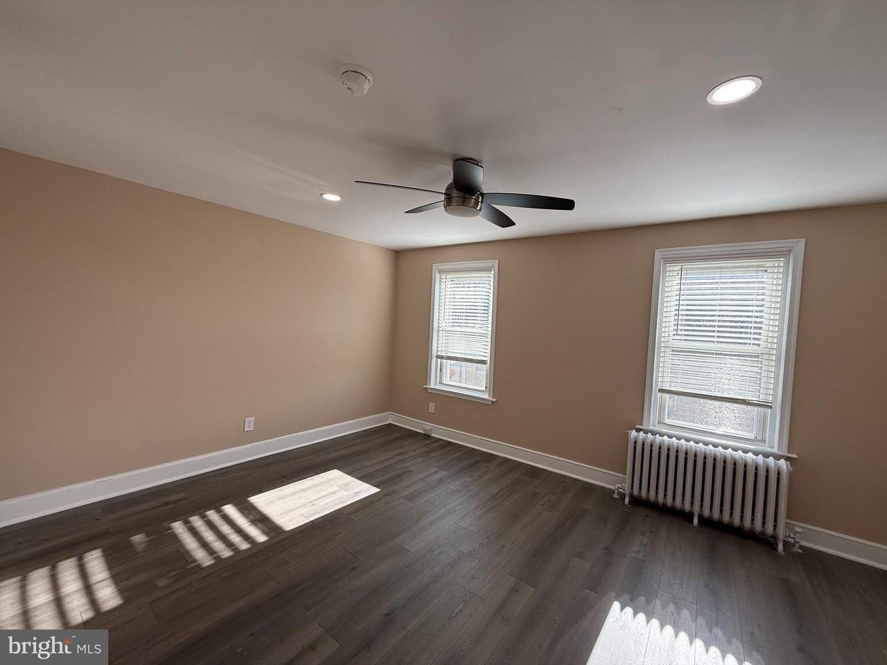 2423 E Allegheny Ave #3 - Photo 4 of 9