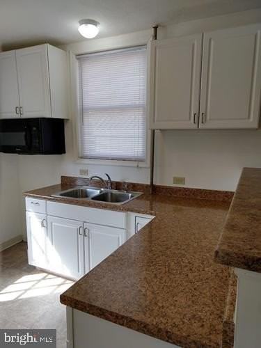 118 1/2 Broadway #1 - Photo 3 of 6