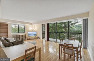 1401 N Rhodes St #406 - Photo 1 of 1