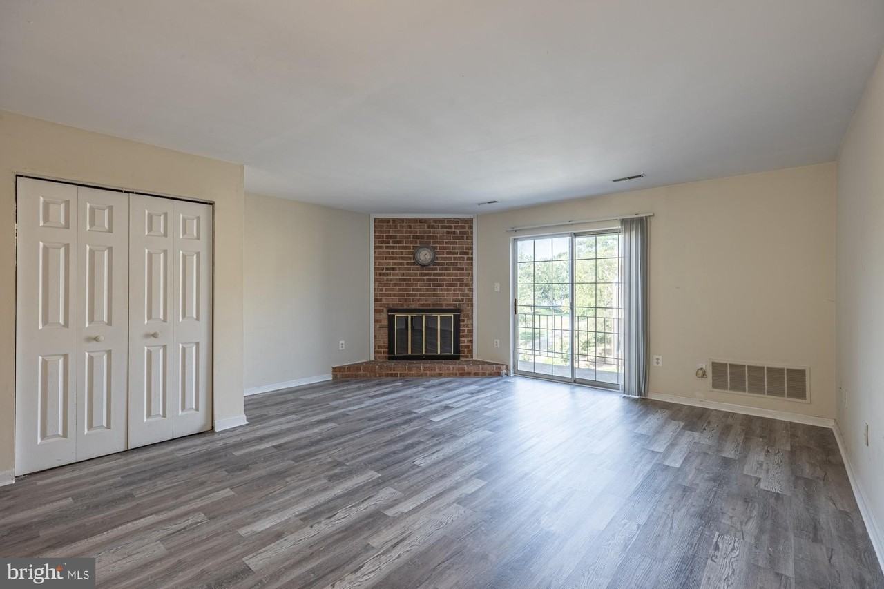 929 S Rolfe St #2 - Photo 3 of 25