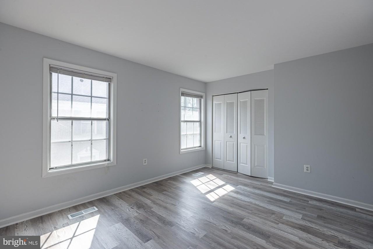 929 S Rolfe St #2 - Photo 4 of 25
