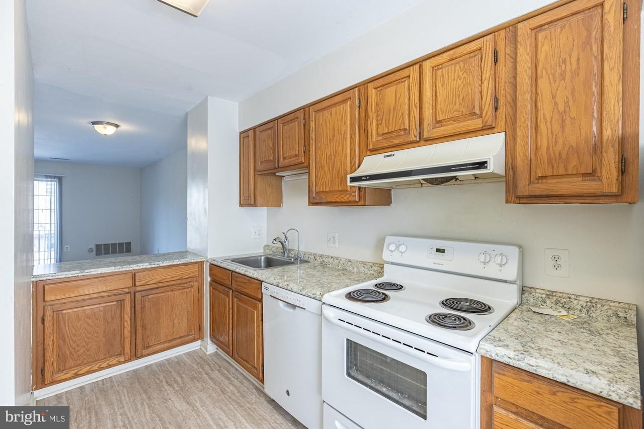 929 S Rolfe St #2 - Photo 7 of 25