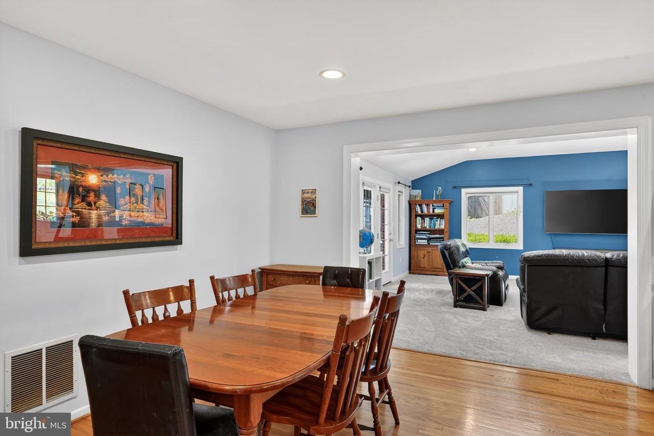 10207 Antietam Ave - Photo 7 of 25