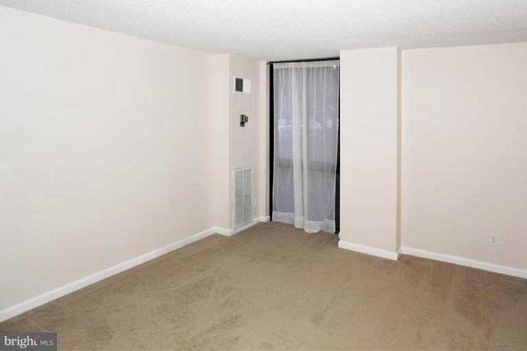 2300 Pimmit Dr #113 - Photo 5 of 17