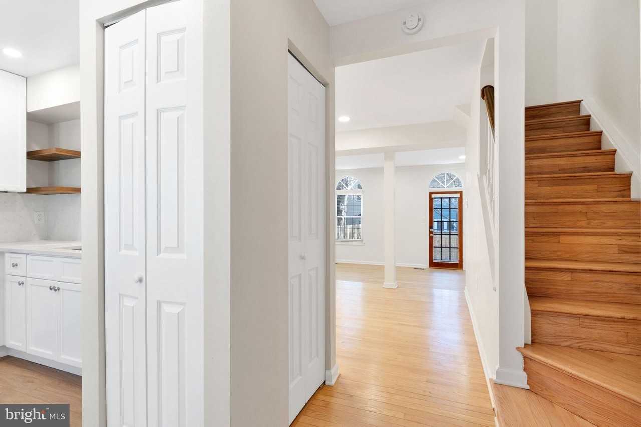 6630 Medinah Ln - Photo 2 of 35