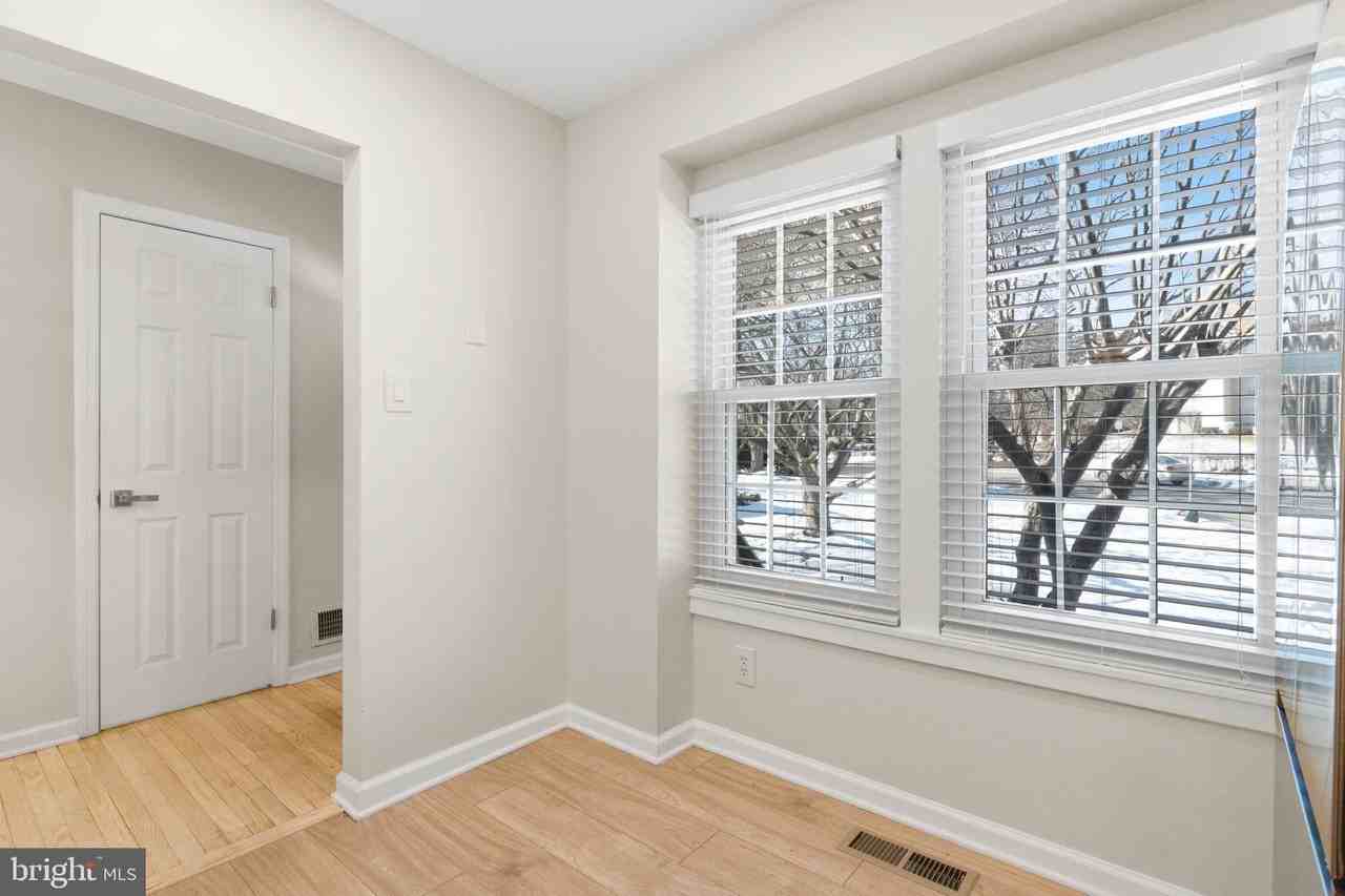 6630 Medinah Ln - Photo 6 of 35