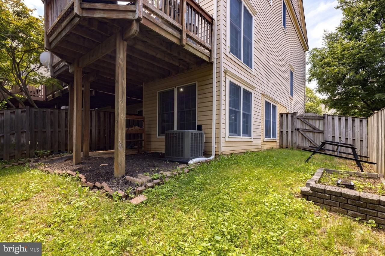 3945 Kathryn Jean Ct - Photo 7 of 39