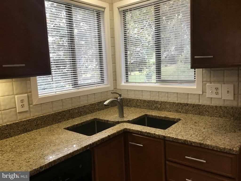 7220 Vistas Ln - Photo 5 of 24