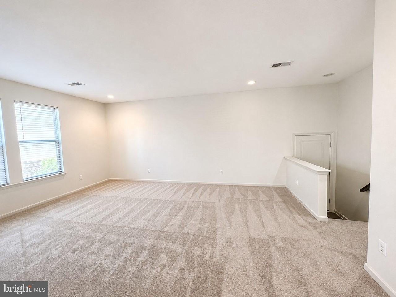 22806 Breezy Hollow Dr - Photo 4 of 28
