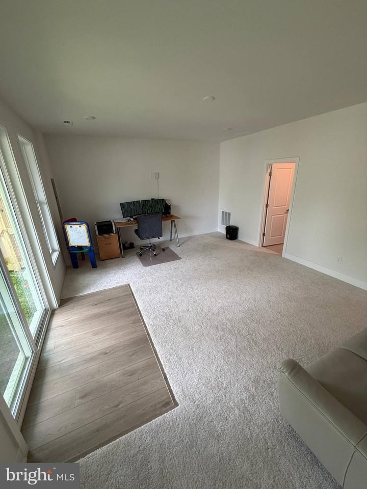 9712 Monarch Rd - Photo 6 of 10